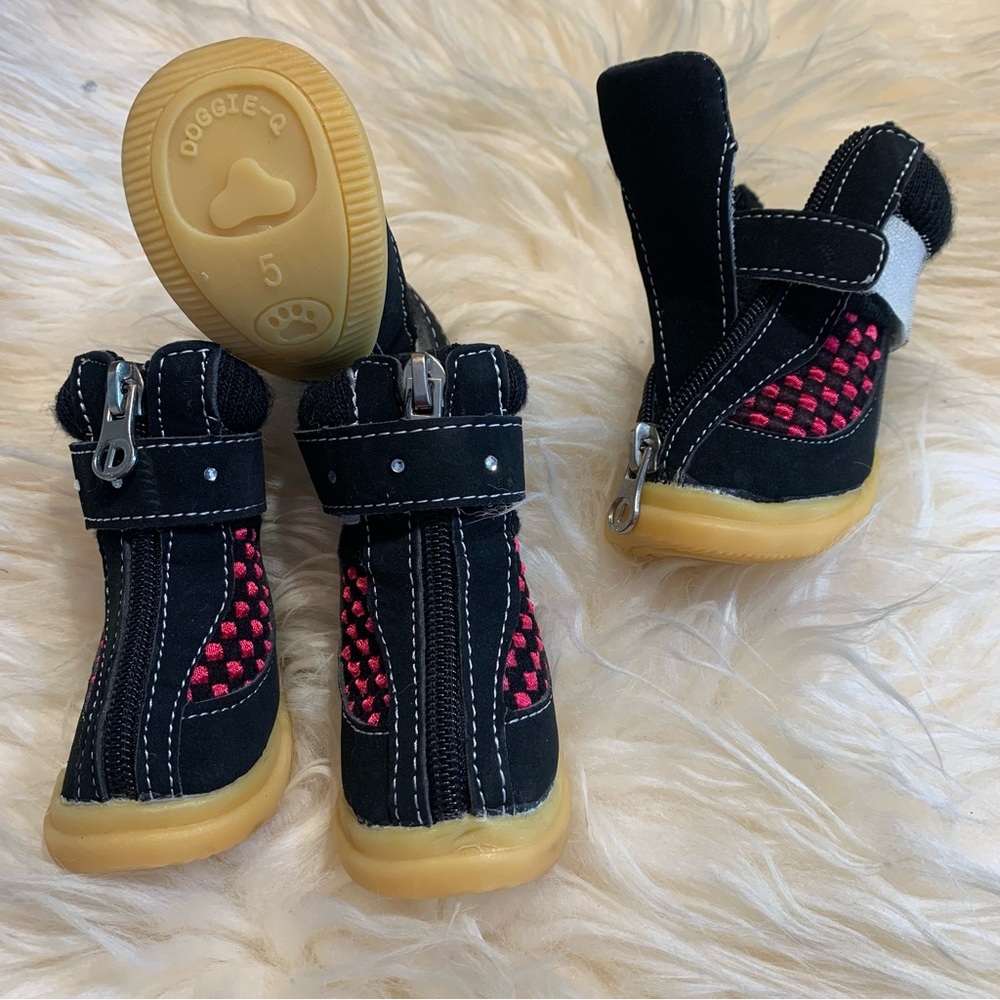Dog Winter booties size 5 dog shoes